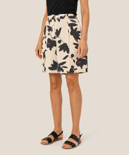 Load image into Gallery viewer, PAULETTA SHORTS - CHESTNUT