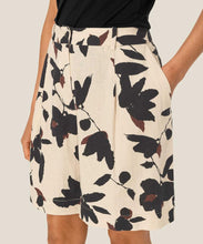 Load image into Gallery viewer, PAULETTA SHORTS - CHESTNUT