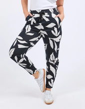 Load image into Gallery viewer, MIMOSA PANT - BLACK YARDAGE PRINT