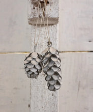 Load image into Gallery viewer, HANGING PINECONE LONG ASH GREY