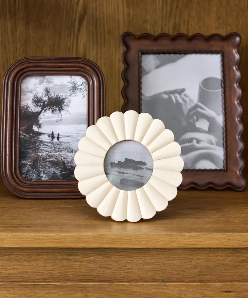 ARIA CARVED FRAME ROUND