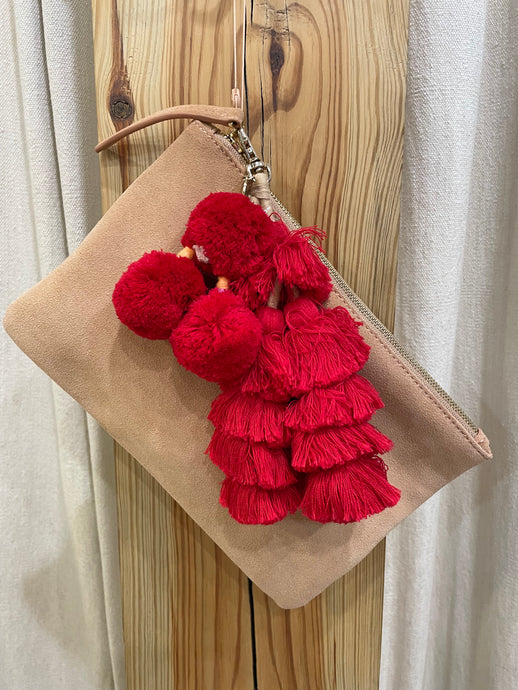 SUEDE CLUTCH WITH TASSLE - LATTE