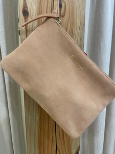 SUEDE CLUTCH WITH TASSLE - LATTE