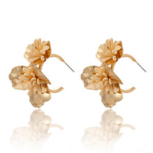 Load image into Gallery viewer, CASSIA EARRINGS