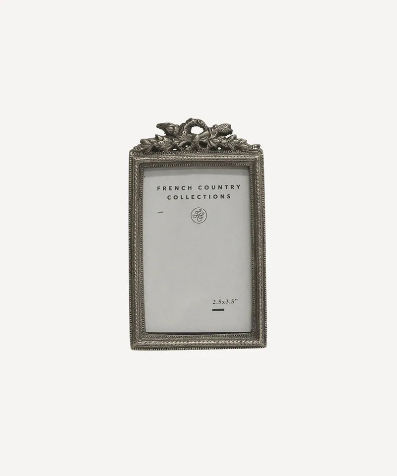 WREATH PHOTO FRAME