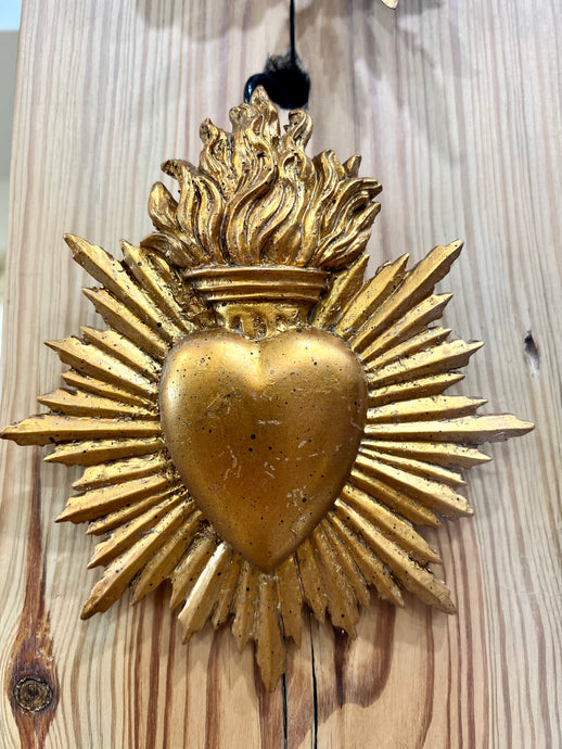 SACRED HEART GOLD FLAME
