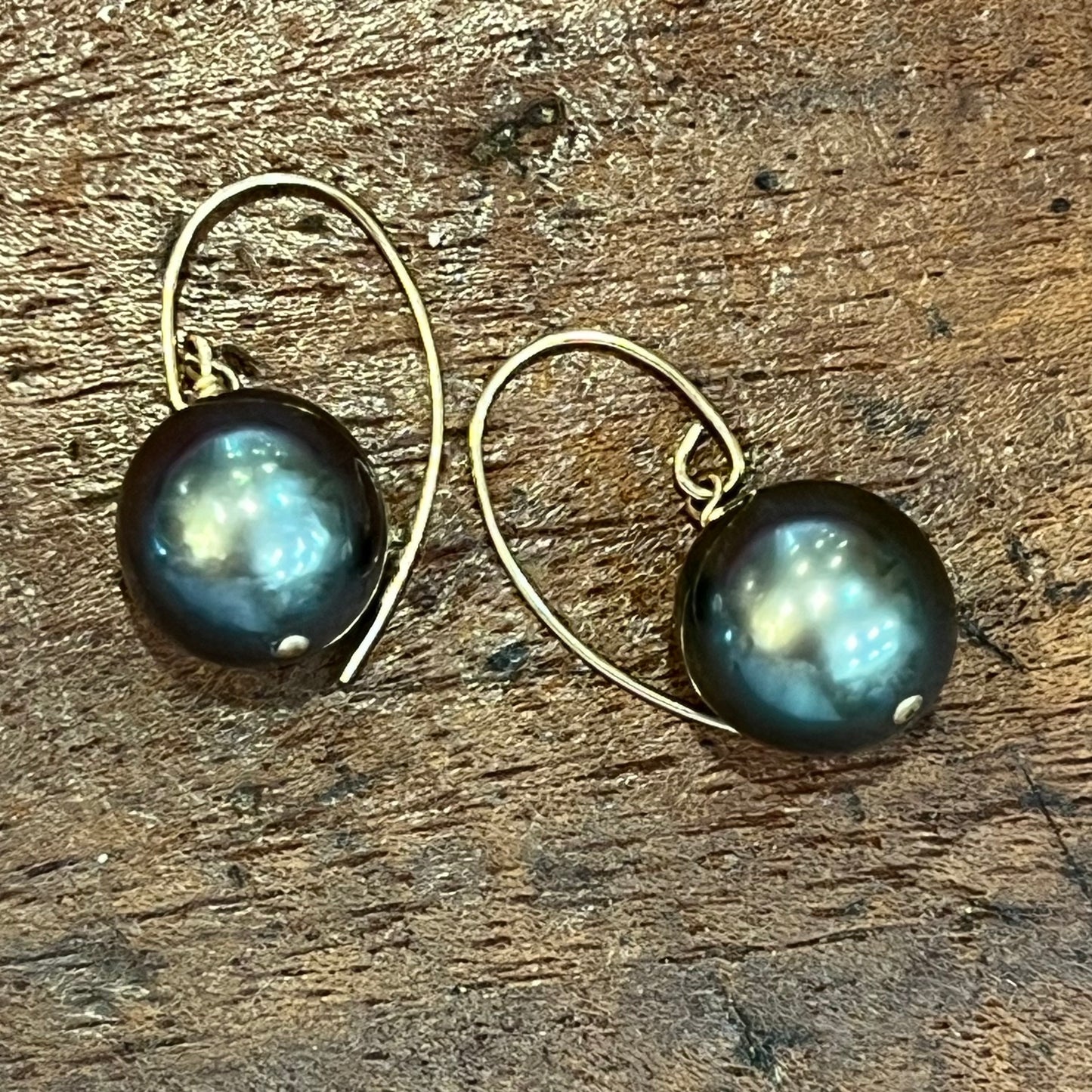 TAHITIAN PEARL EARRINGS WITH 9CT GOLD HOOK