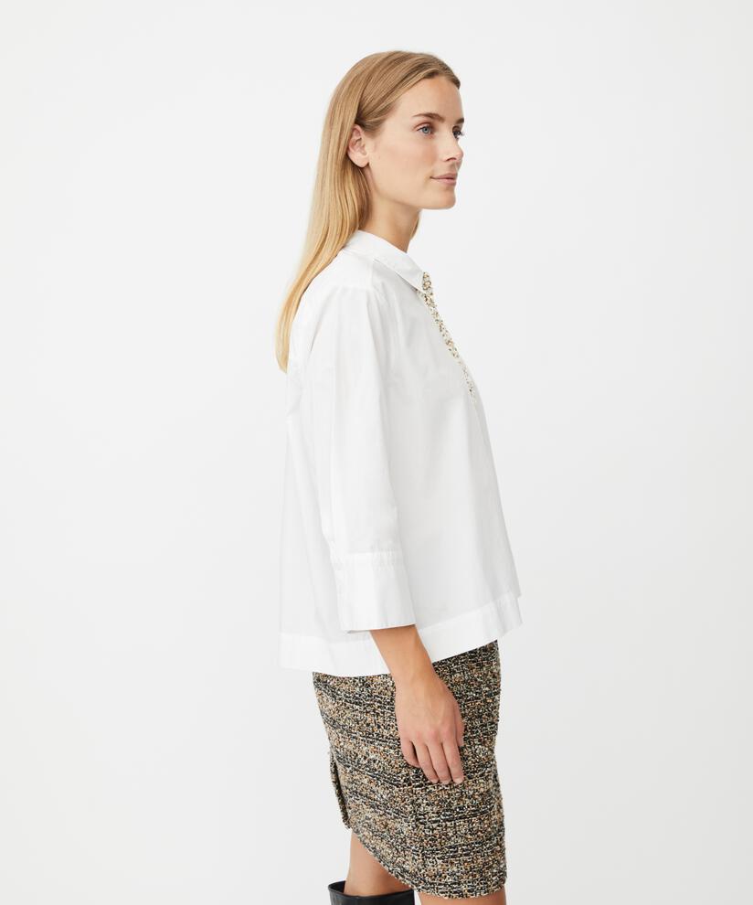 IVESONNA-WHITE