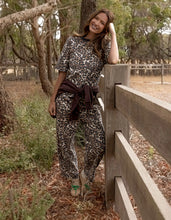 Load image into Gallery viewer, LEOPARD DAYS TEE