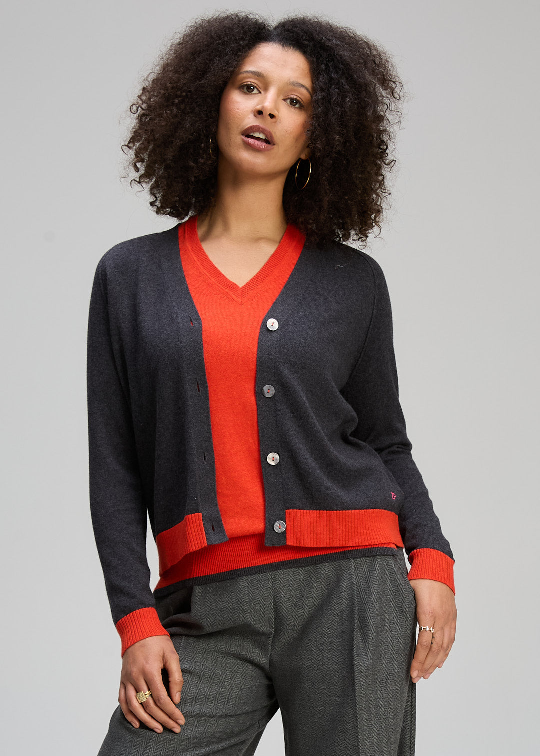 V-NECK CARDI - CHARCOAL