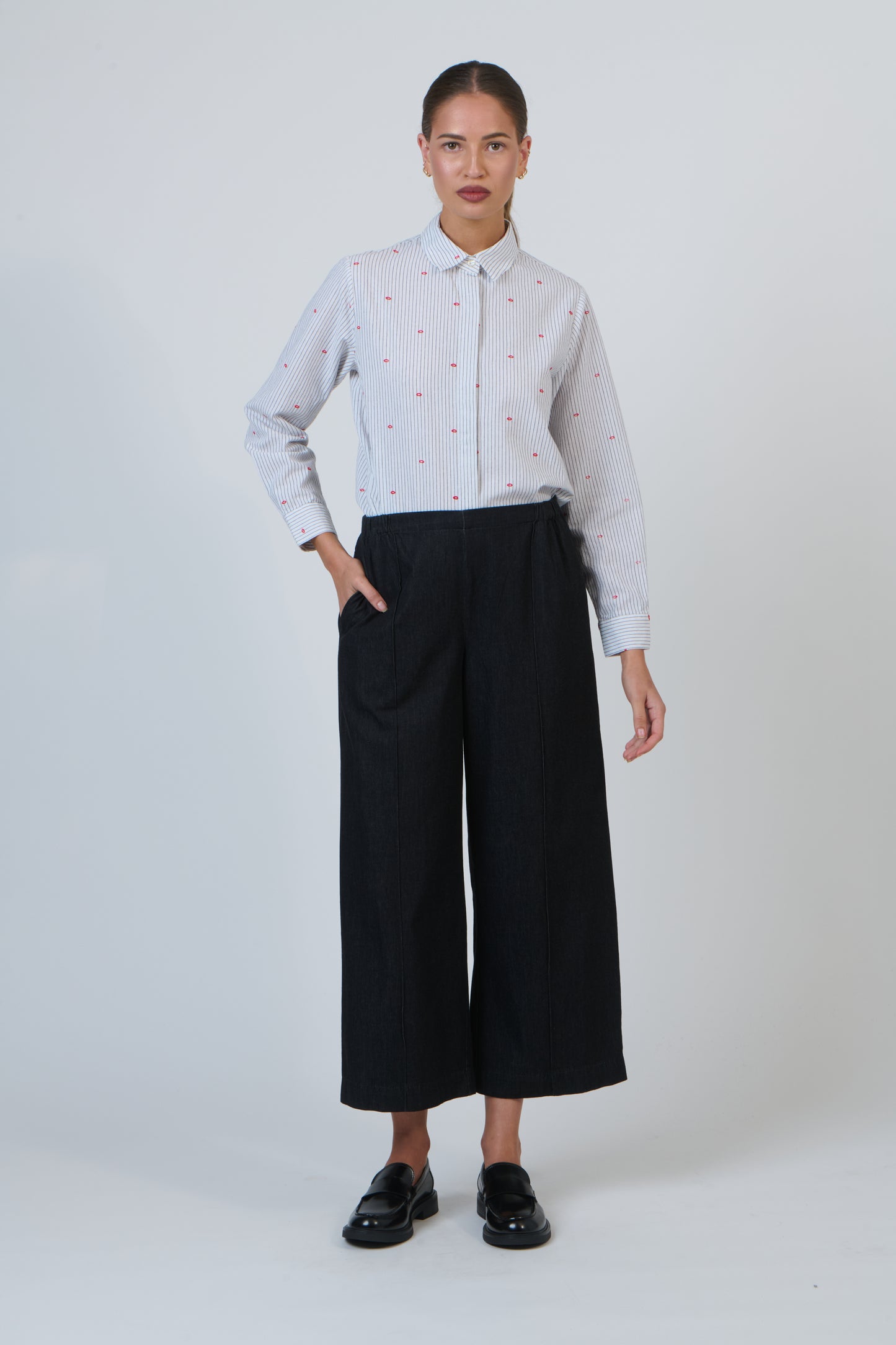 LINEN CLASSIC SHIRT - HOT LIPS