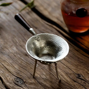 TEA STRAINER WITH STAND