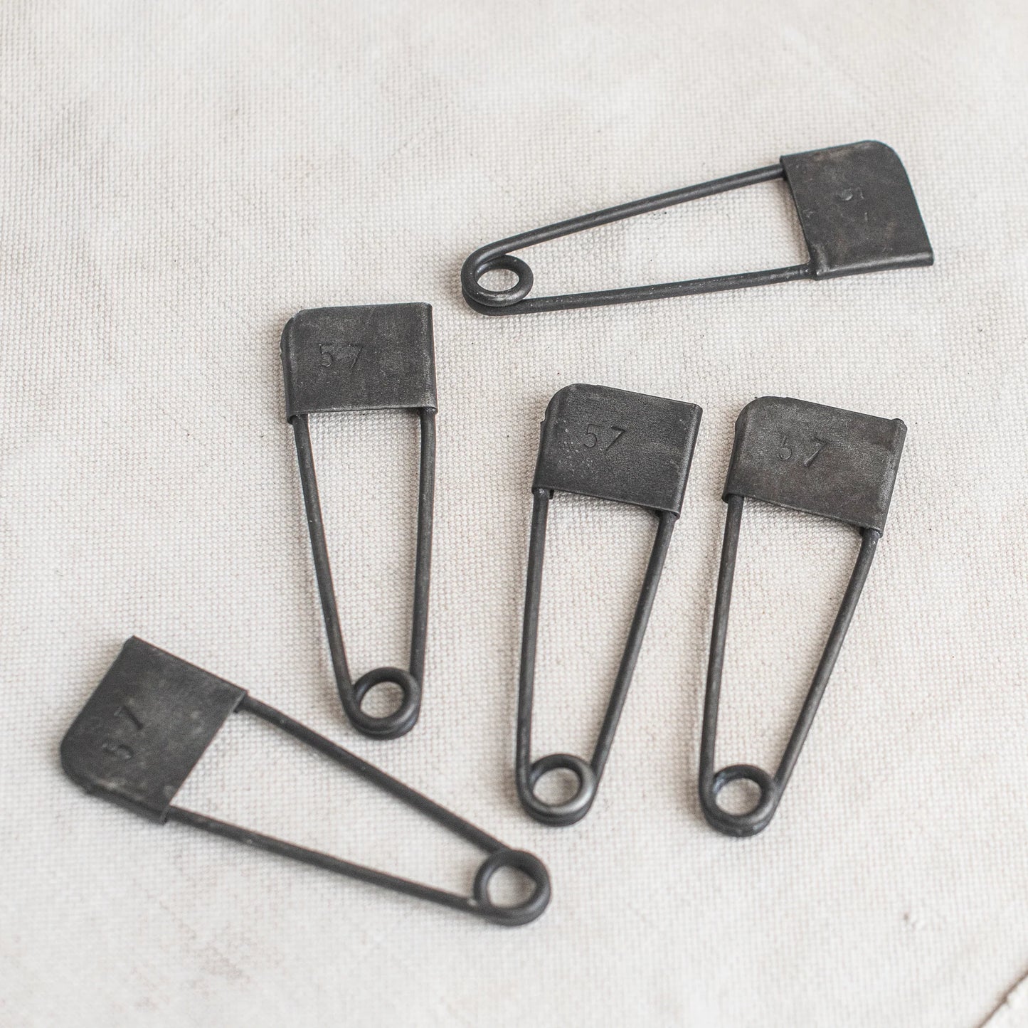 LAUNDRY PINS - KEY RING