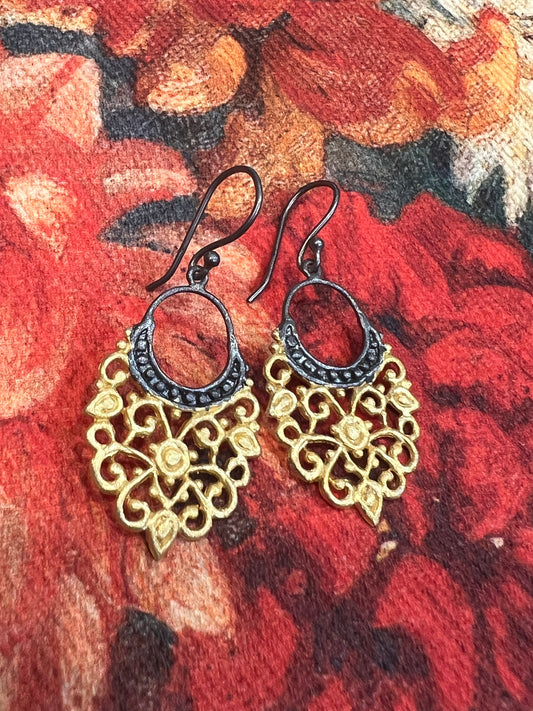 MEHNDI EARRING - GOLD PLATED & OXIDIZED