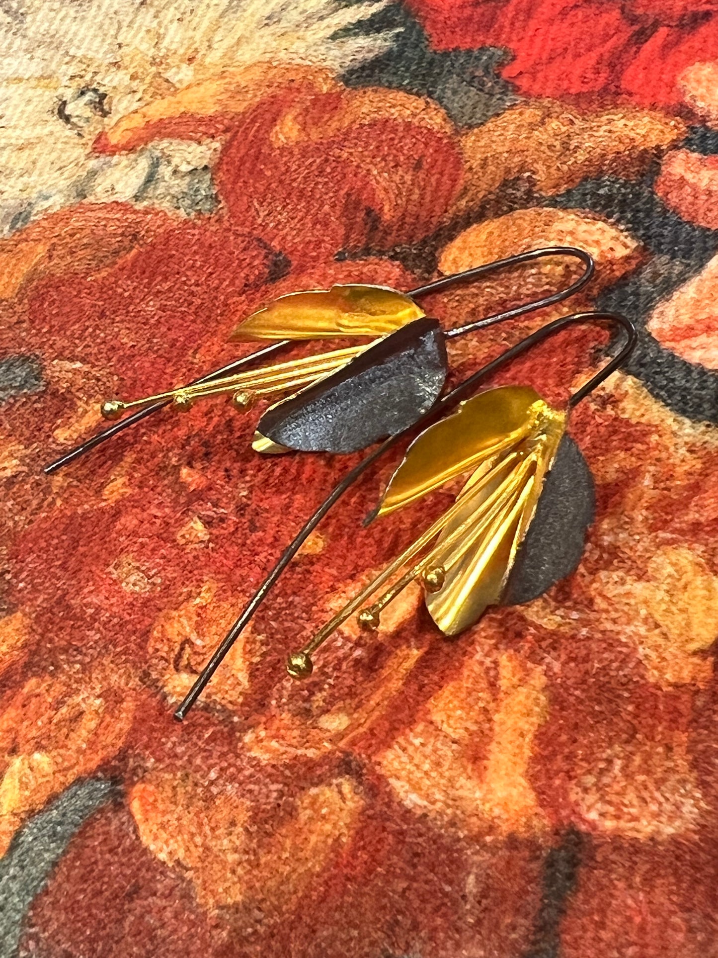 OXIDIZED & GOLD PLATED FLOWER EARRING - STERLING SILVER