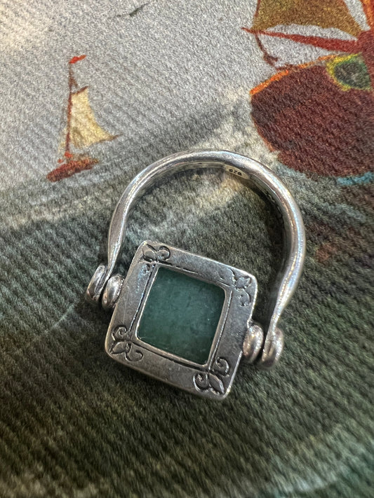 DARA JADE & SILVER TWISTING RING