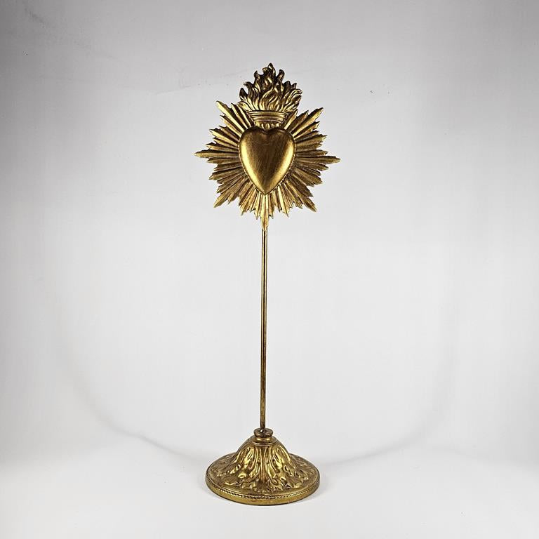 GOLD SACRED HEART IN STAND