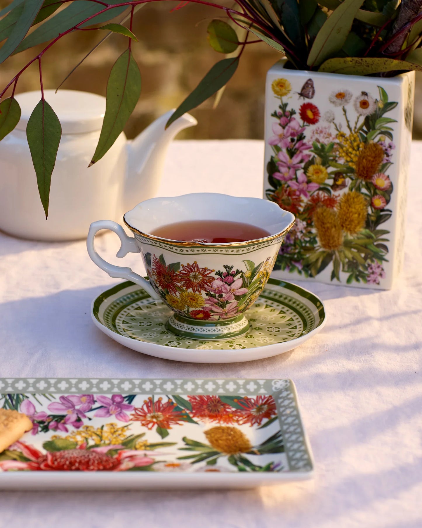 LARGE CERAMIC TRAY BOTANICAL BLOOMS