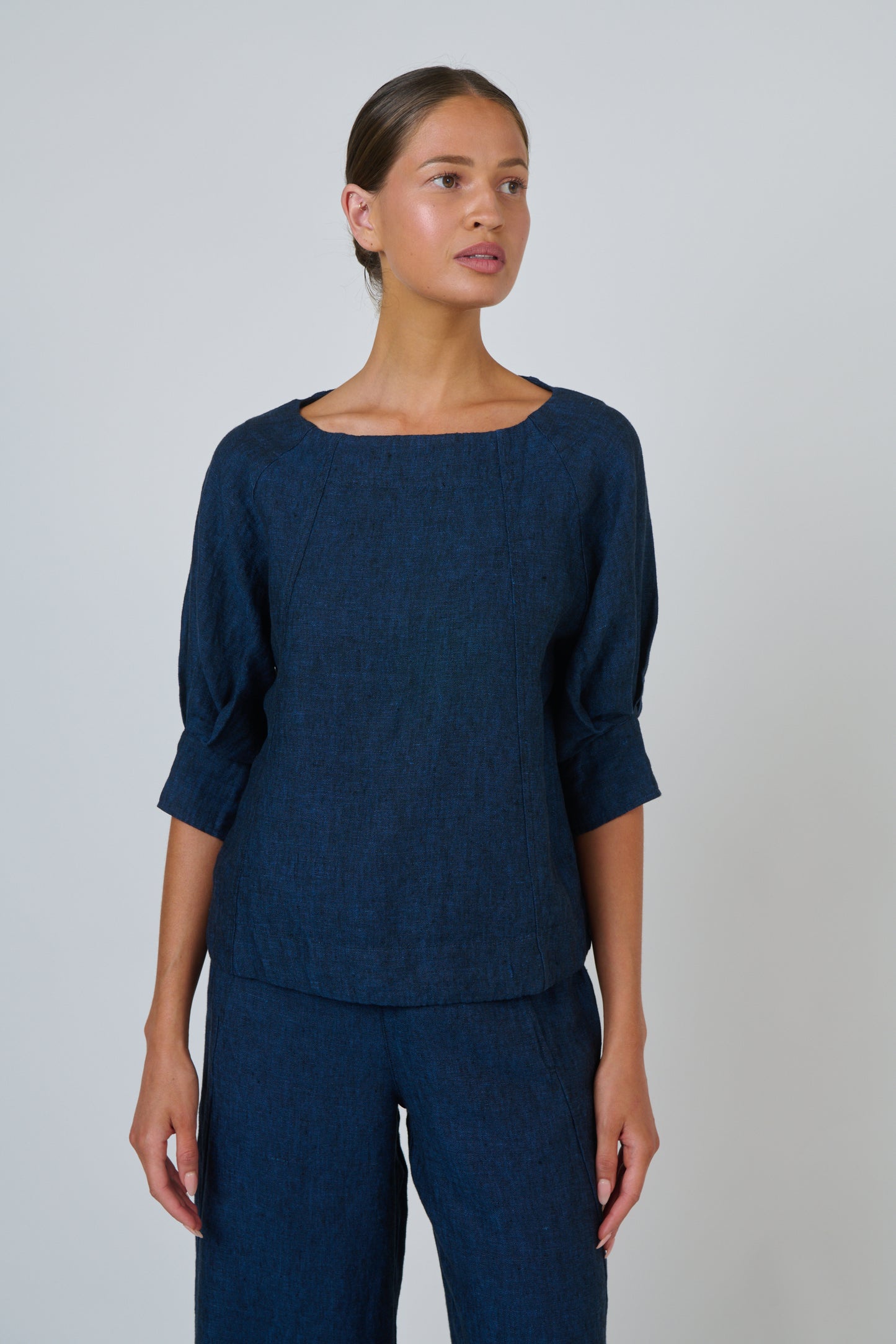 ECLIPSE LINEN SLEEVED TOP - NAVY