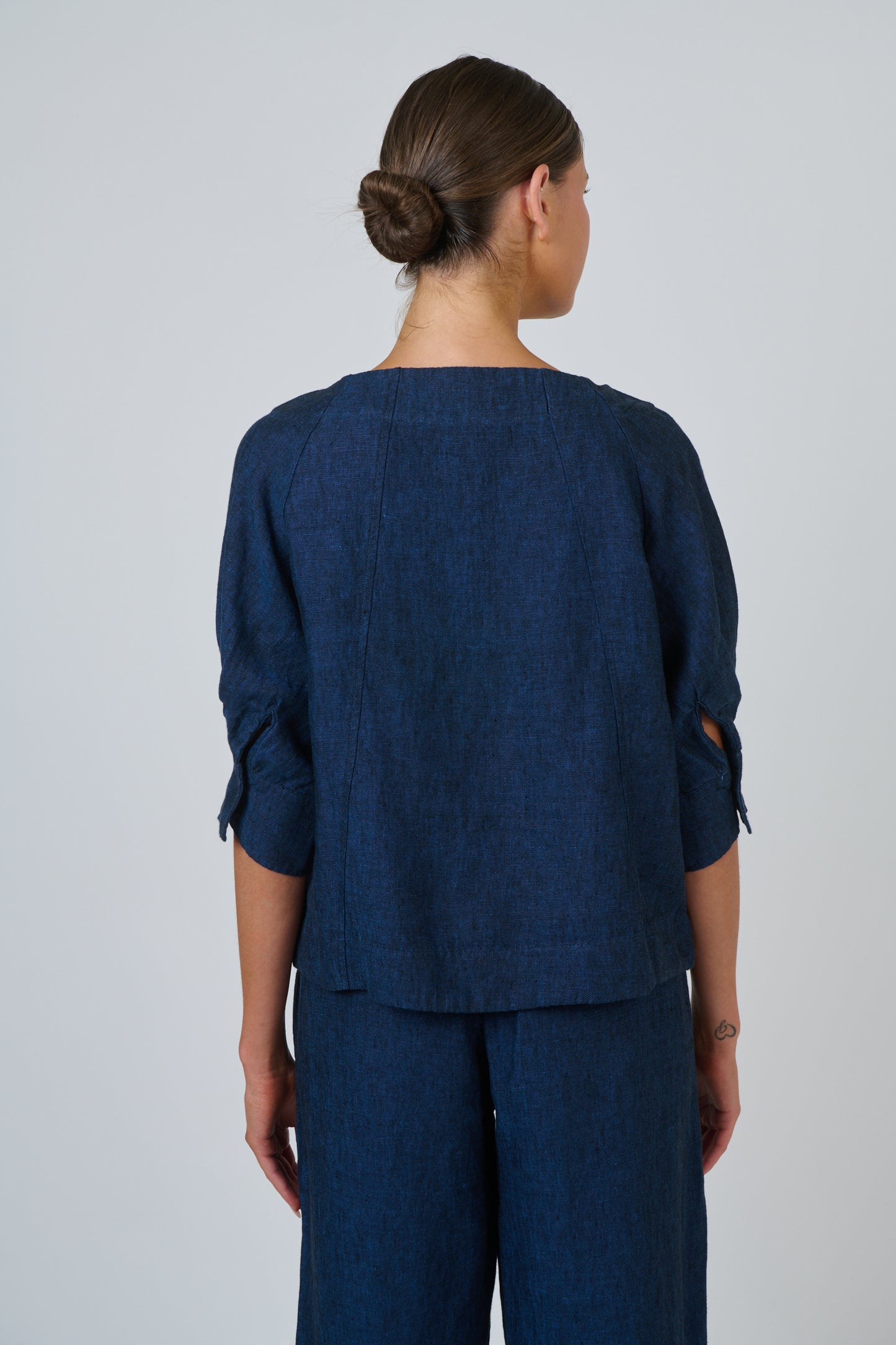 ECLIPSE LINEN SLEEVED TOP - NAVY