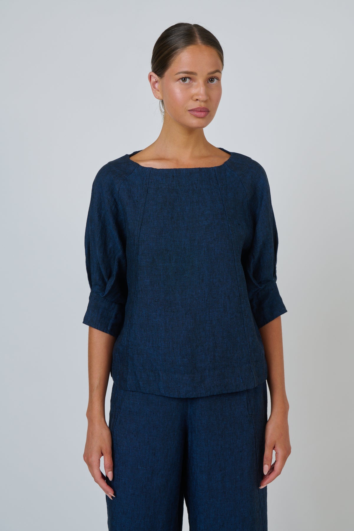 ECLIPSE LINEN SLEEVED TOP - NAVY