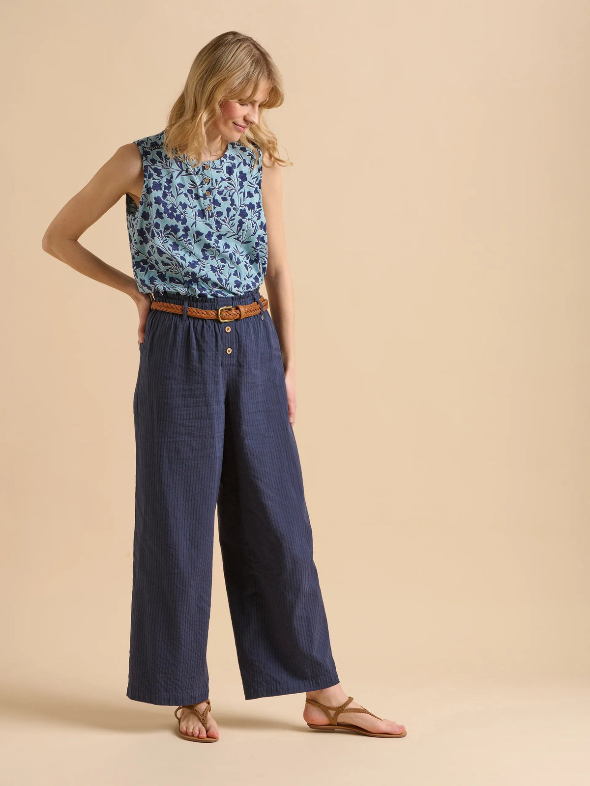 SHADOW FLORAL VEST - BLUE
