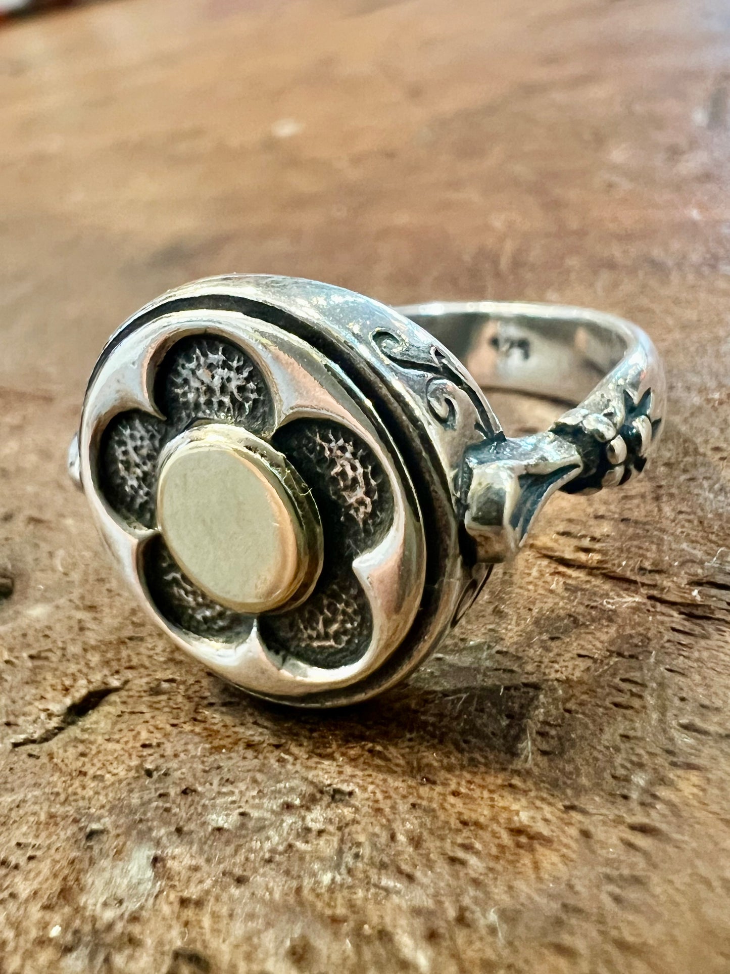 BELLIS SILVER & GOLD RING
