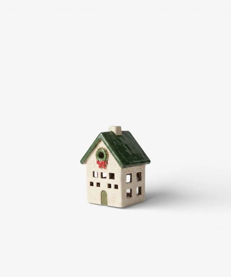NORGARD COTTAGE WITH BOW WREATH TEALIGHT