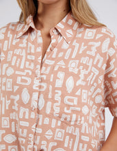 Load image into Gallery viewer, ETCHED GEO SHIRT - CLAY