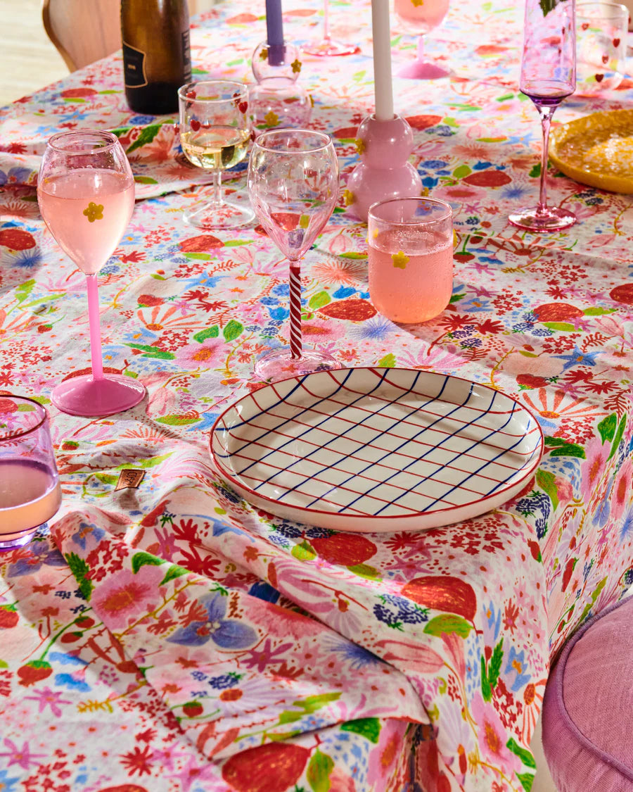 MEANDERING MEADOW LINEN TABLECLOTH