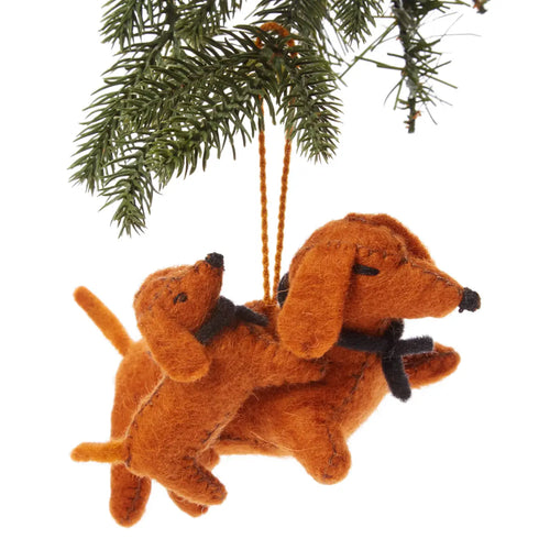 FELT DECORATION - DASHING DACHSHUNDS