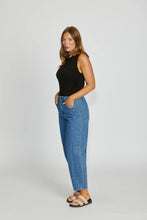 Load image into Gallery viewer, TRURO BARREL LEG JEANS