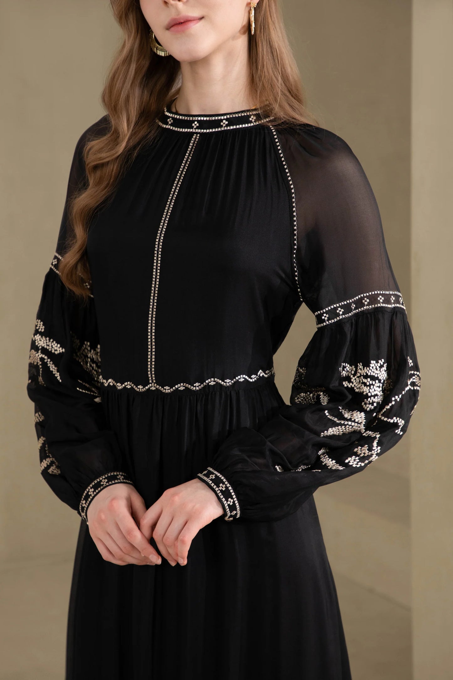 OLIVIANE EMBROIDERED DRESS - BLACK