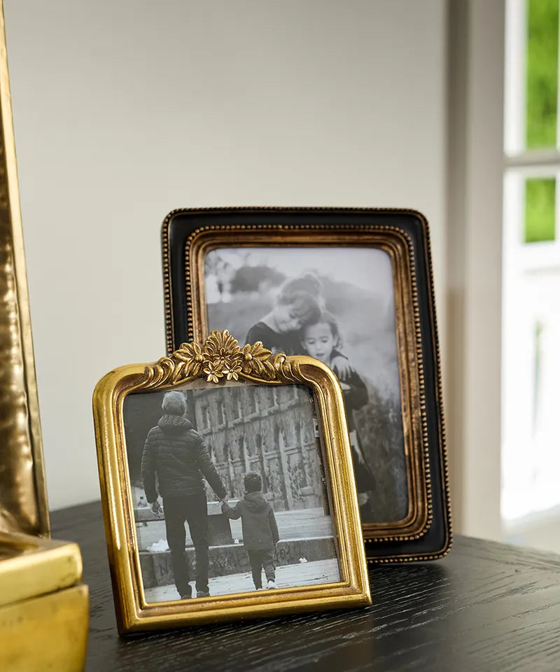 FLORAL SHAPED PHOTO FRAME - 5x5”