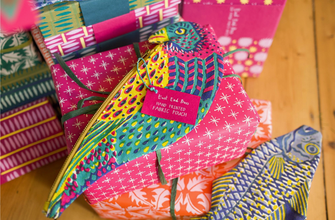 PARROT FABRIC POUCH