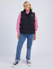 Load image into Gallery viewer, CORE PUFFER VEST - BLACK
