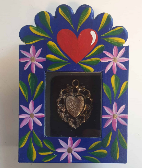 TIN NICHO SACRED HEART MILAGRO, WALL HANGING