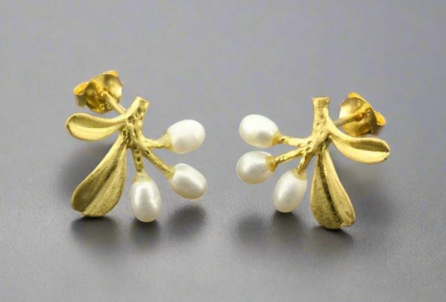 SNOWBERRY PEARL STUD EARRINGS  - GOLD OVER SILVER