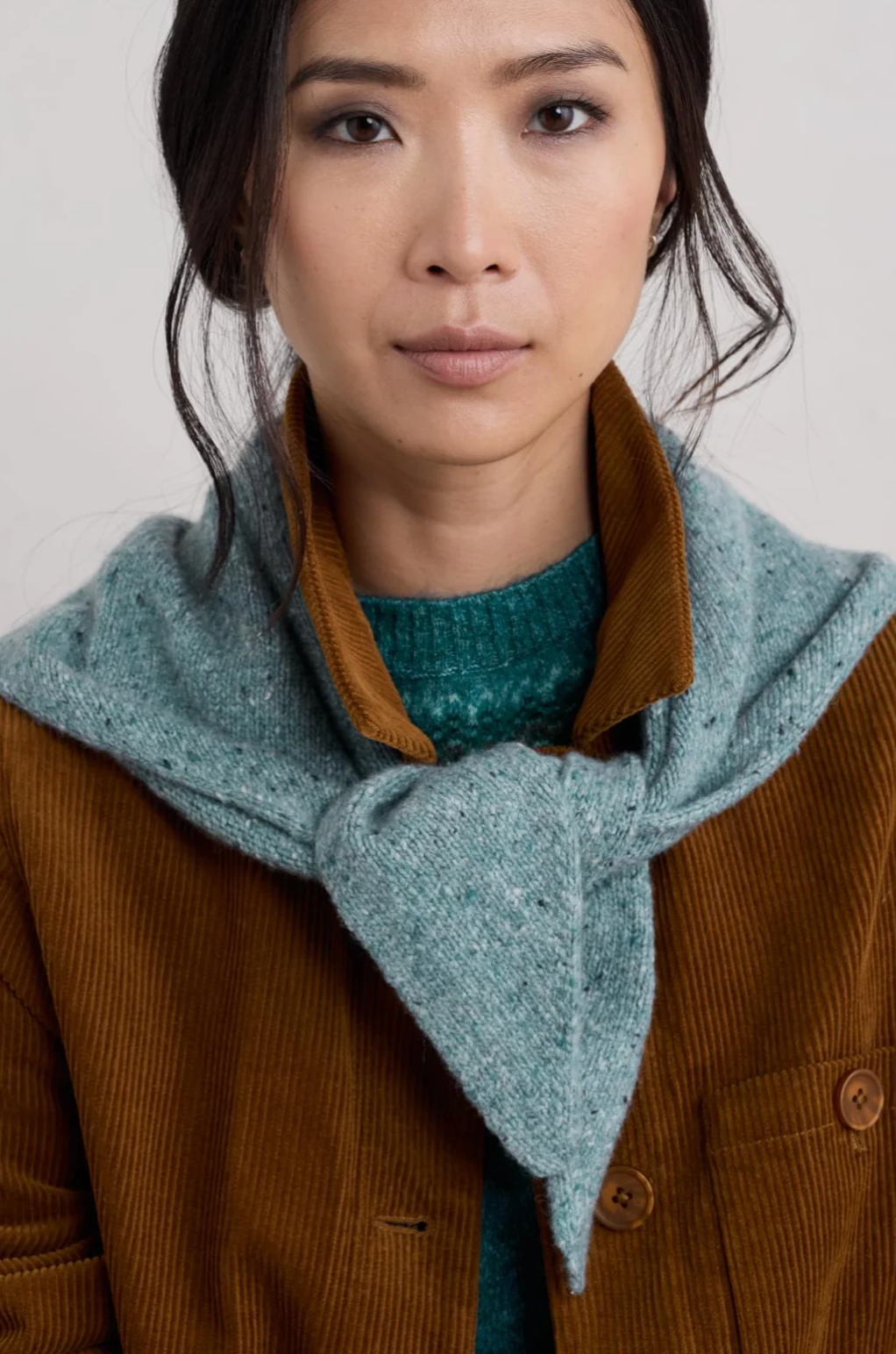 WILD BILBERRY SCARF - LICHEN