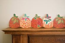 Load image into Gallery viewer, CHRISTMAS PUDDING CONCERTINA GARLAND