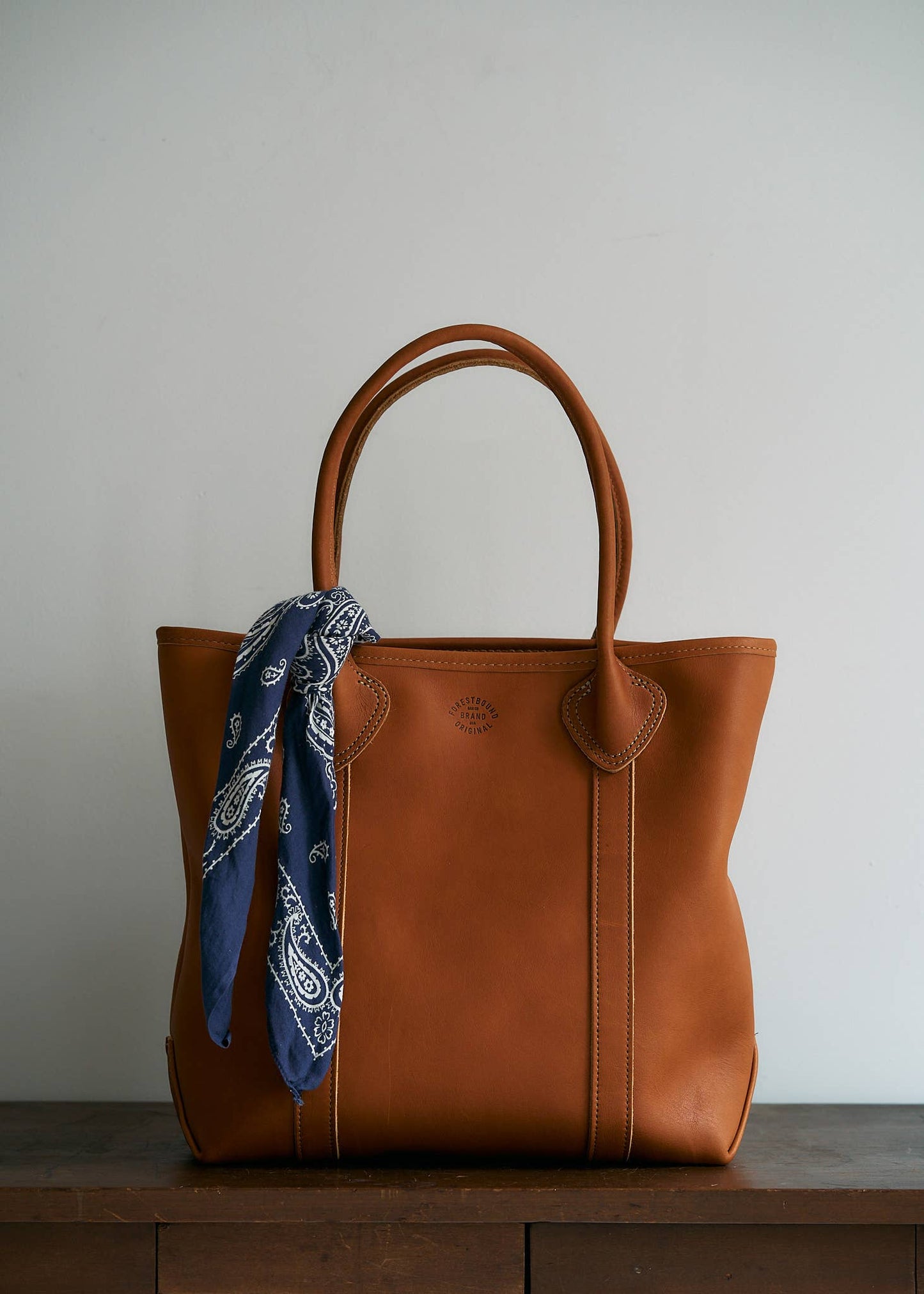 LEATHER PASSENGER TOTE BAG - BROWN