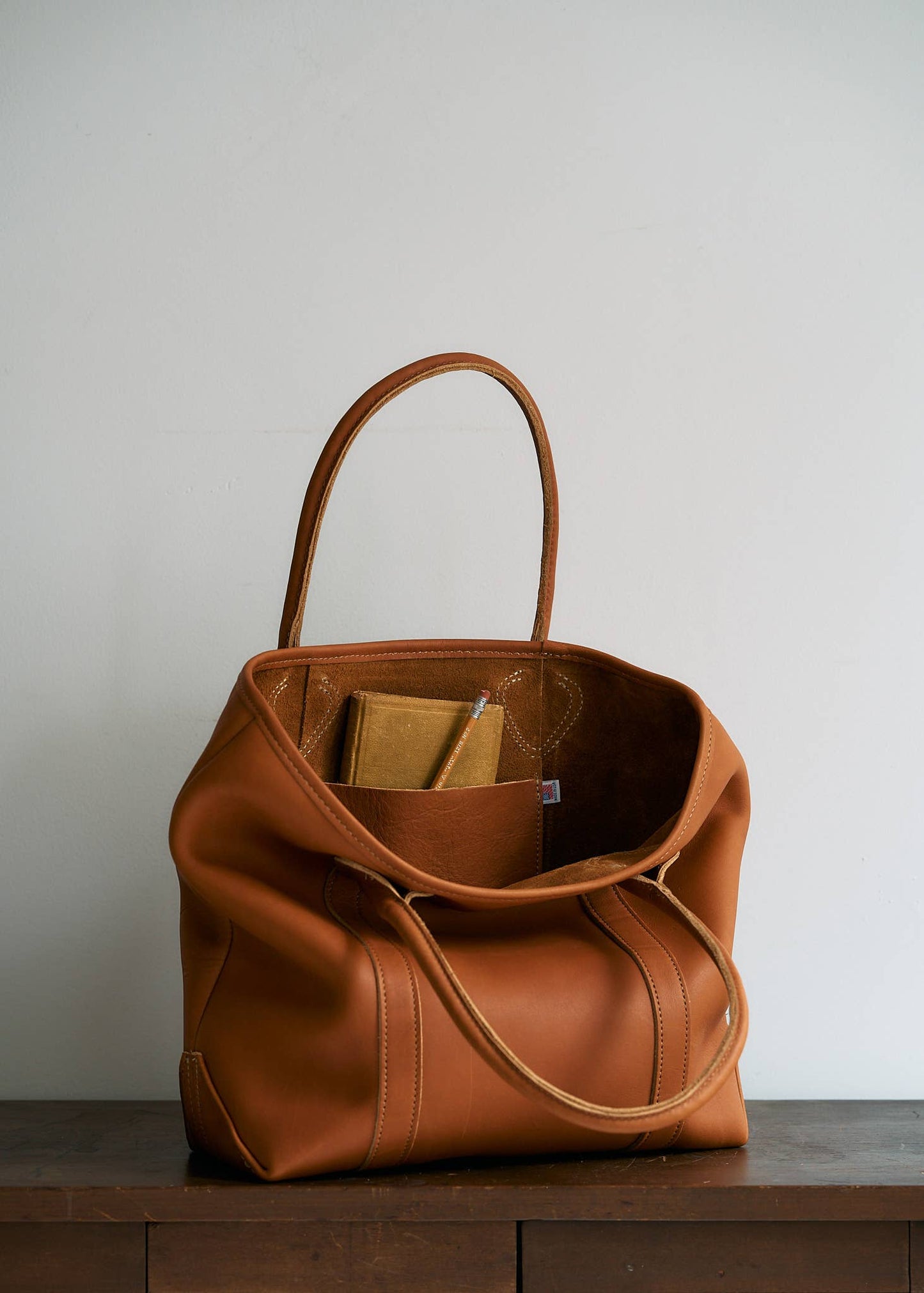LEATHER PASSENGER TOTE BAG - BROWN