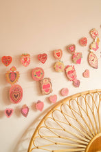 Load image into Gallery viewer, SAINT VALENTINE HEARTS GARLAND