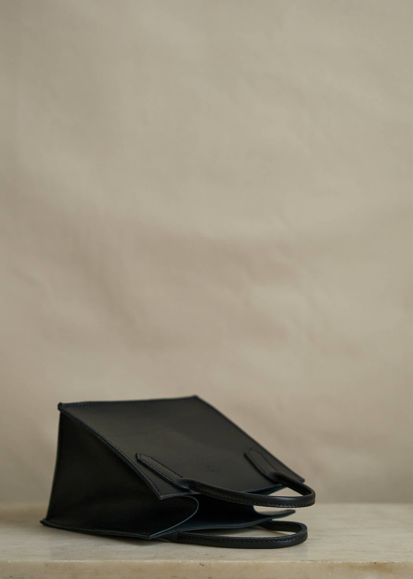 LEATHER DOCK BAG - PETITE BLACK LATIGO