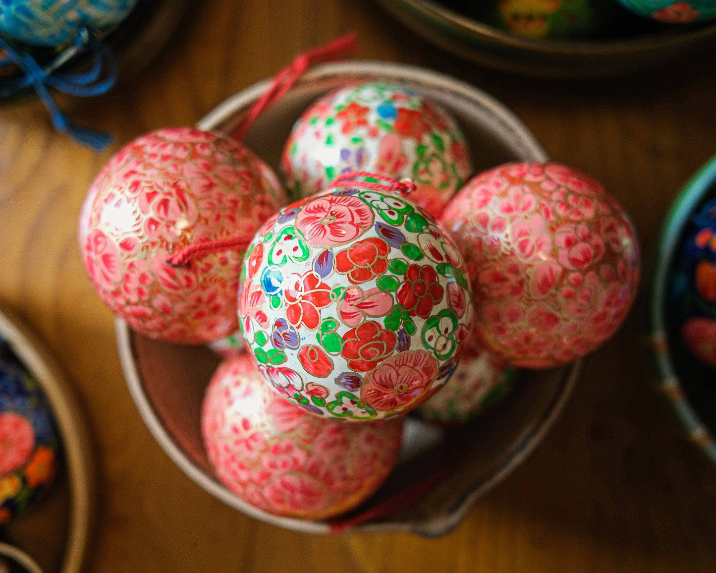 CRIMSON FLOWERS BAUBLE