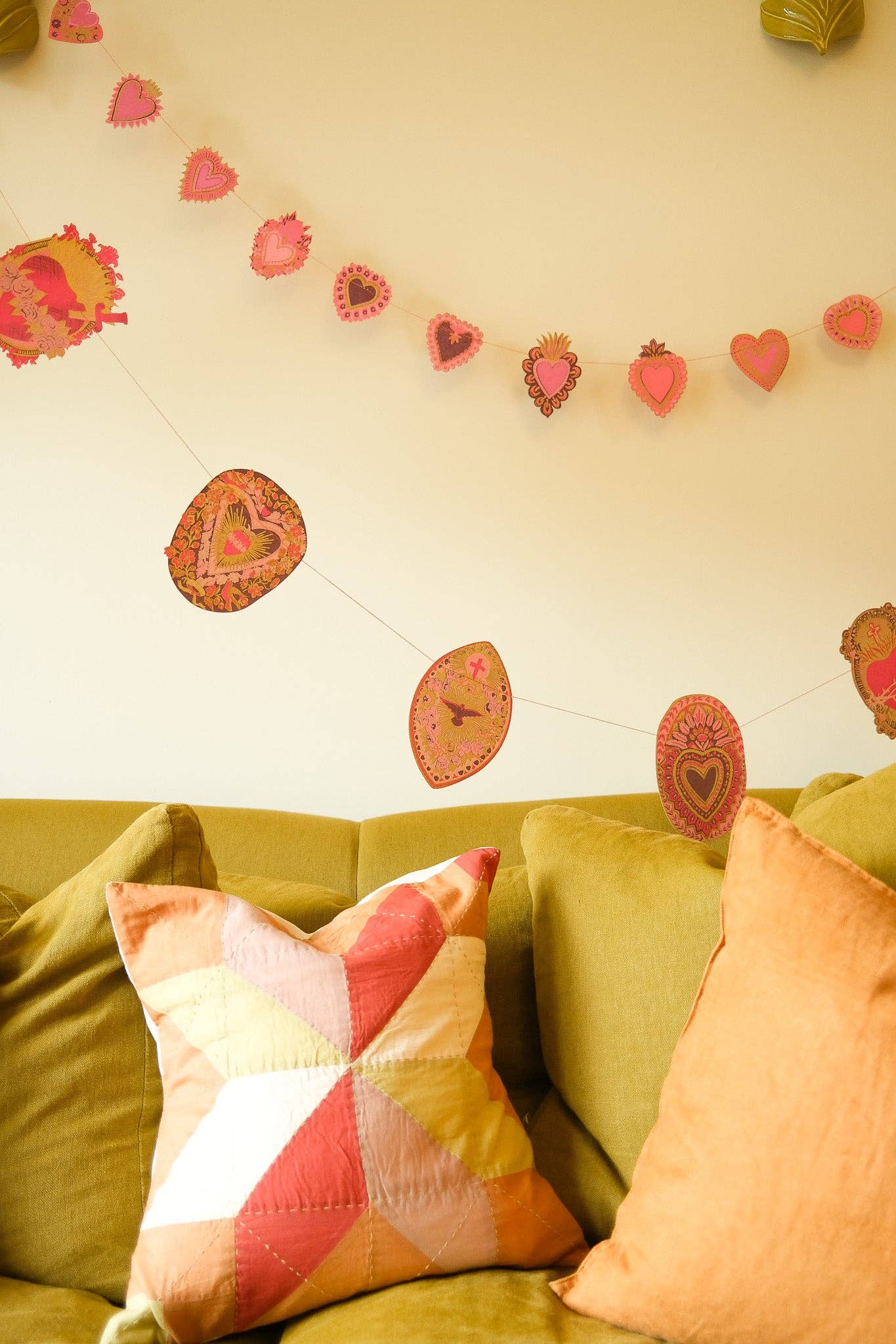 SAINT VALENTINE HEARTS GARLAND