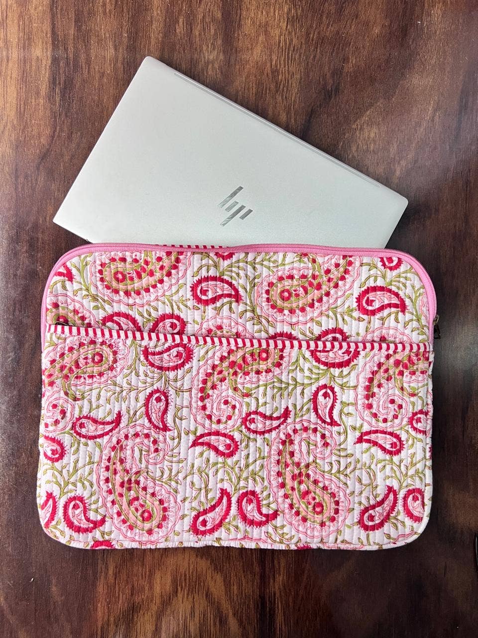 QUILTED COTTON LAPTOP BAG - RED PAISLEY