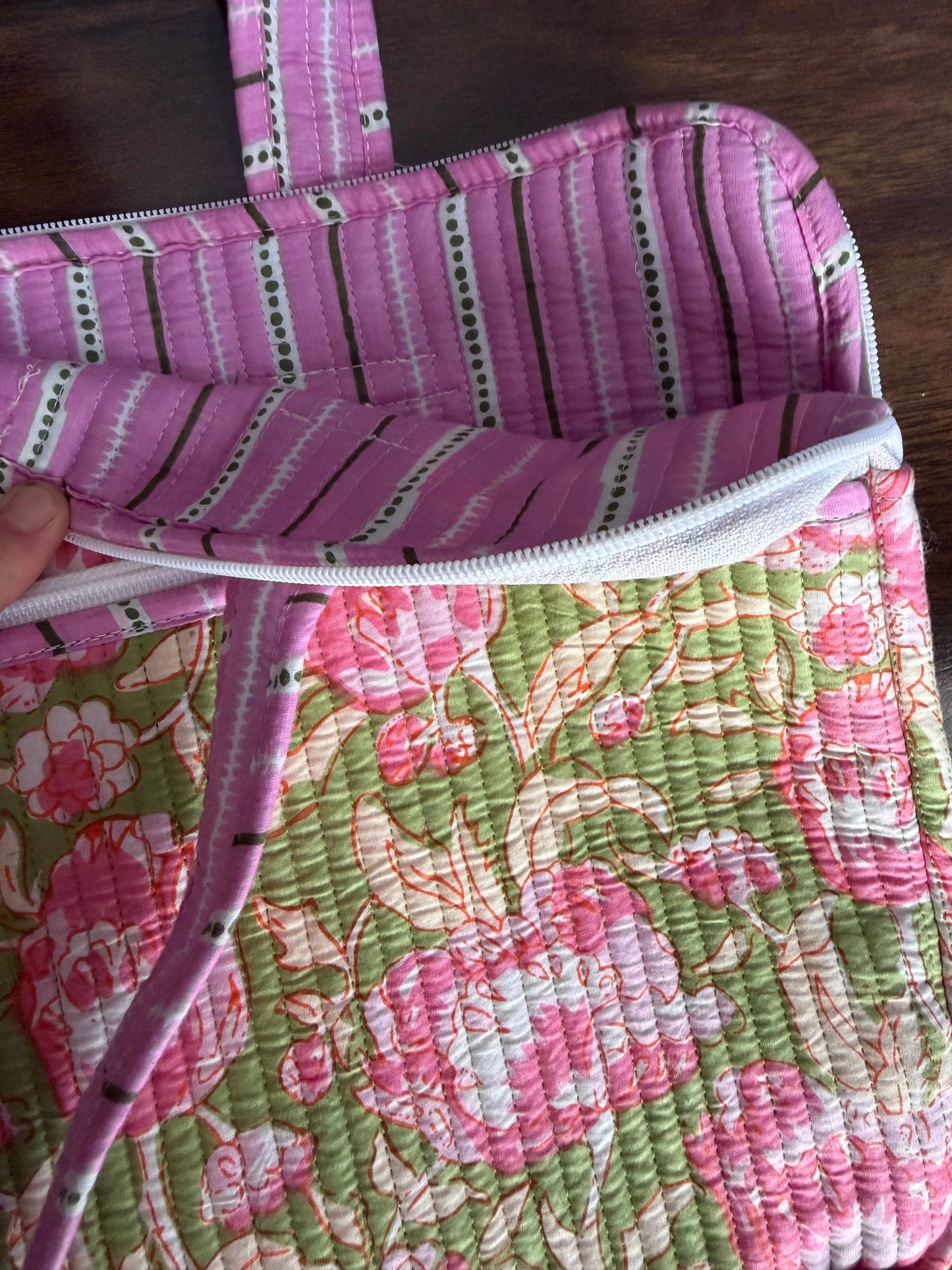 QUILTED COTTON LAPTOP BAG WITH HANDLE - GREEN WITH PINK FLORAL