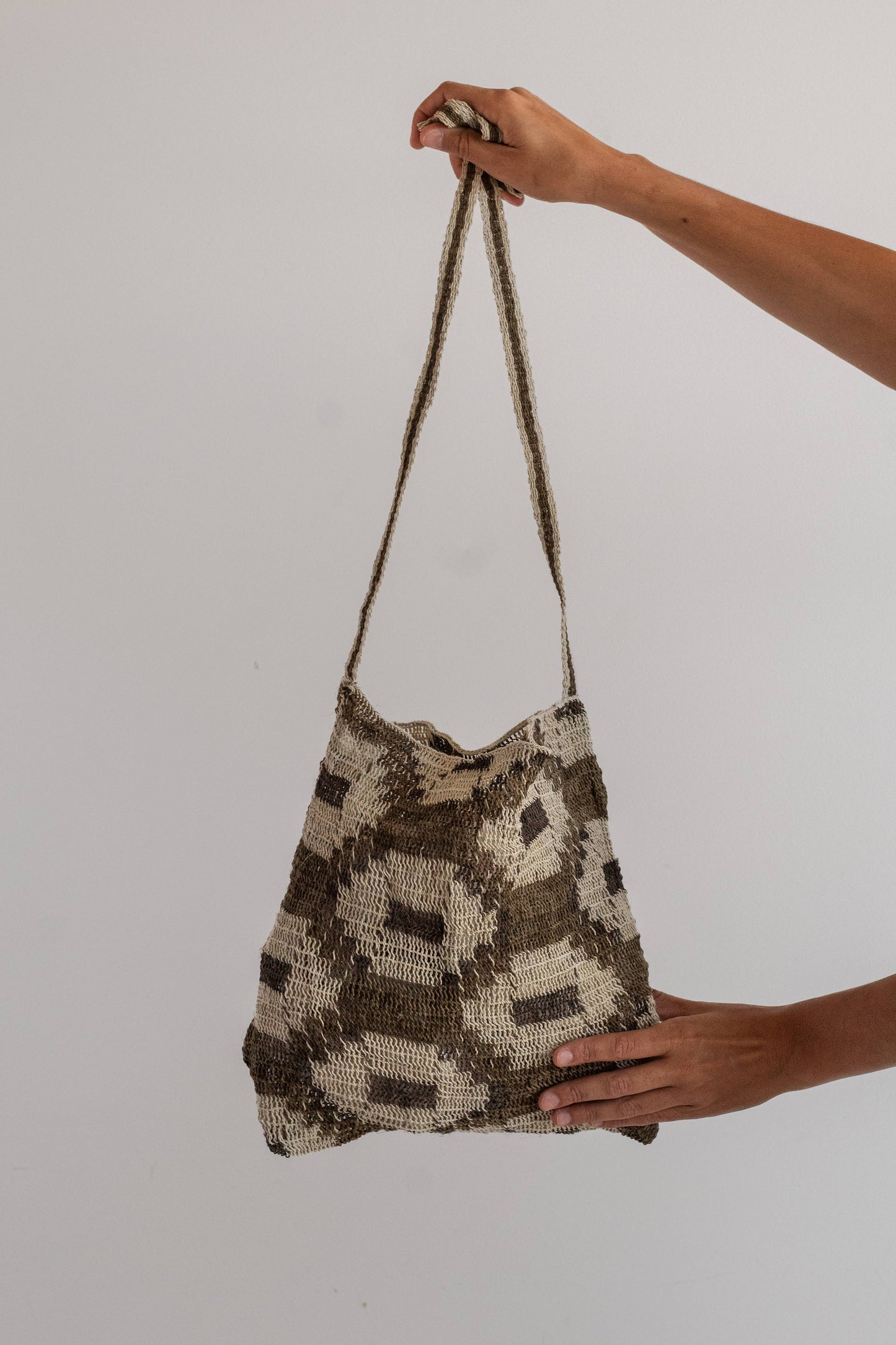 HAND WOVEN TIERRA BAG - OPEN WEAVE