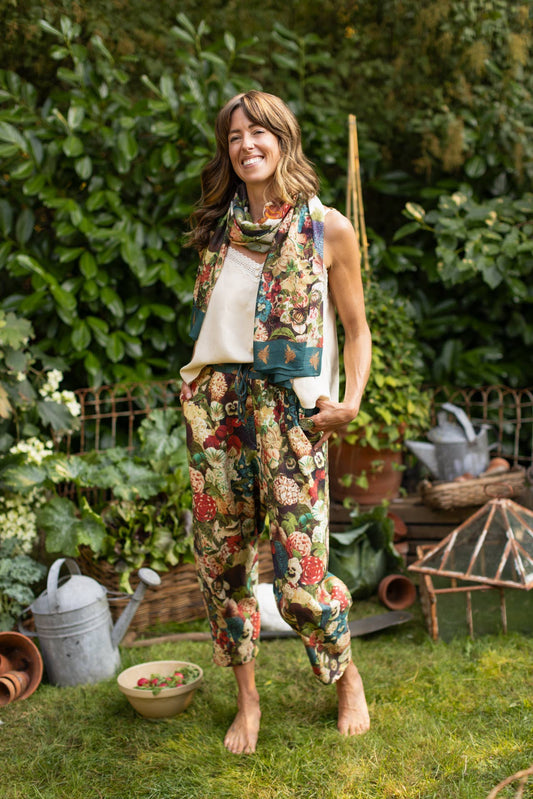 STAY GOLD SCARF WITH RABBITS